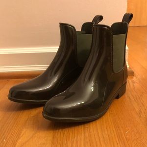 Rain boots
